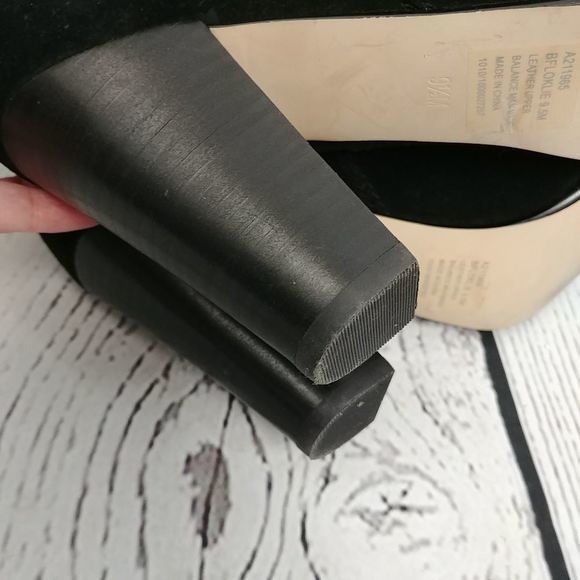 B. Makowsky Black‎ Suede Heeled Booties - Picture 8 of 12